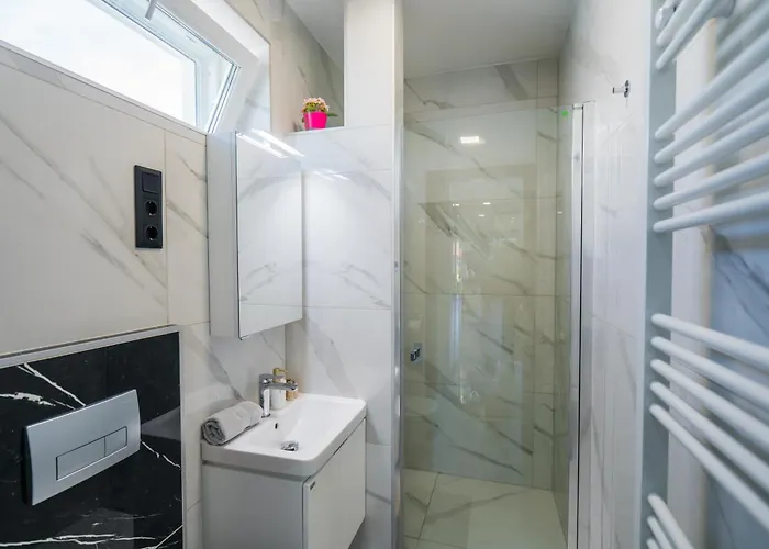 Roni Апартаменты *